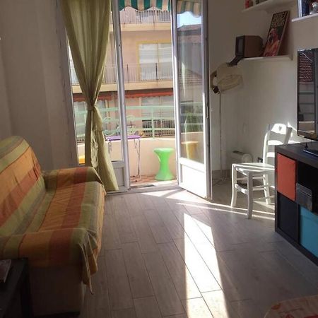 Grand F2 60Mq Centre Antibes, Proche Plages, Commerces, 2 Balcons, Parking, Train, Bus, Deco Vintage, Pet Friendly, Ideal Famille Ou 1-2 Couples Bagian luar foto