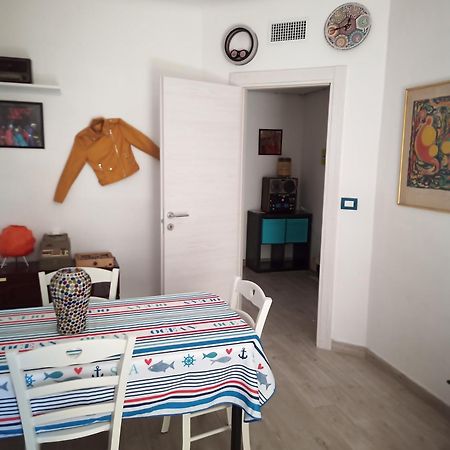 Grand F2 60Mq Centre Antibes, Proche Plages, Commerces, 2 Balcons, Parking, Train, Bus, Deco Vintage, Pet Friendly, Ideal Famille Ou 1-2 Couples Bagian luar foto