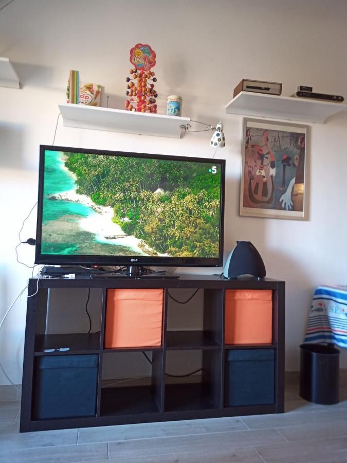 Grand F2 60Mq Centre Antibes, Proche Plages, Commerces, 2 Balcons, Parking, Train, Bus, Deco Vintage, Pet Friendly, Ideal Famille Ou 1-2 Couples Bagian luar foto