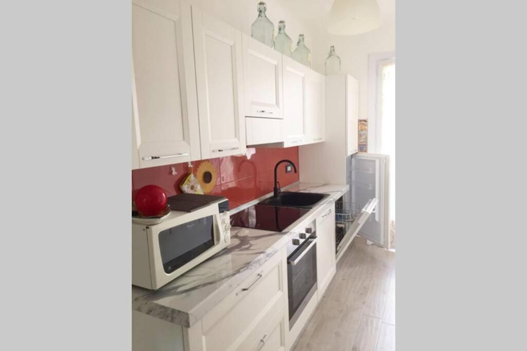 Grand F2 60Mq Centre Antibes, Proche Plages, Commerces, 2 Balcons, Parking, Train, Bus, Deco Vintage, Pet Friendly, Ideal Famille Ou 1-2 Couples Bagian luar foto