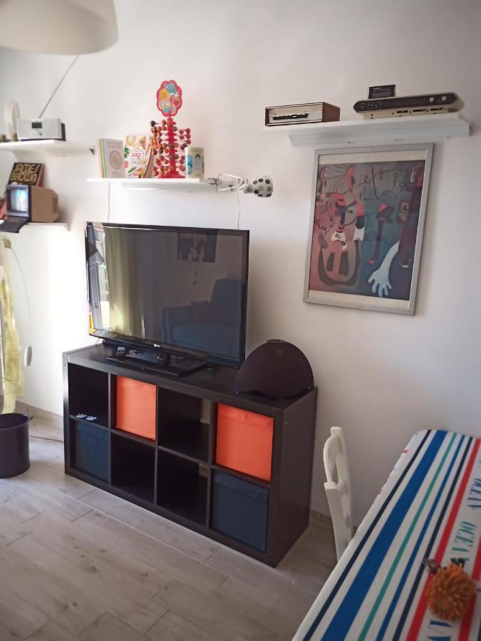 Grand F2 60Mq Centre Antibes, Proche Plages, Commerces, 2 Balcons, Parking, Train, Bus, Deco Vintage, Pet Friendly, Ideal Famille Ou 1-2 Couples Bagian luar foto