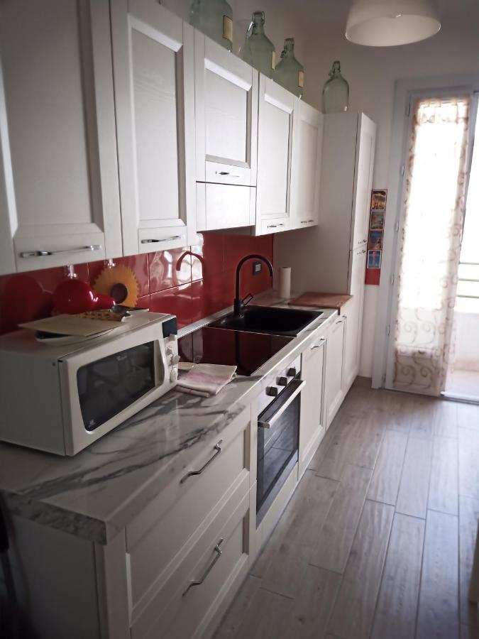 Grand F2 60Mq Centre Antibes, Proche Plages, Commerces, 2 Balcons, Parking, Train, Bus, Deco Vintage, Pet Friendly, Ideal Famille Ou 1-2 Couples Bagian luar foto