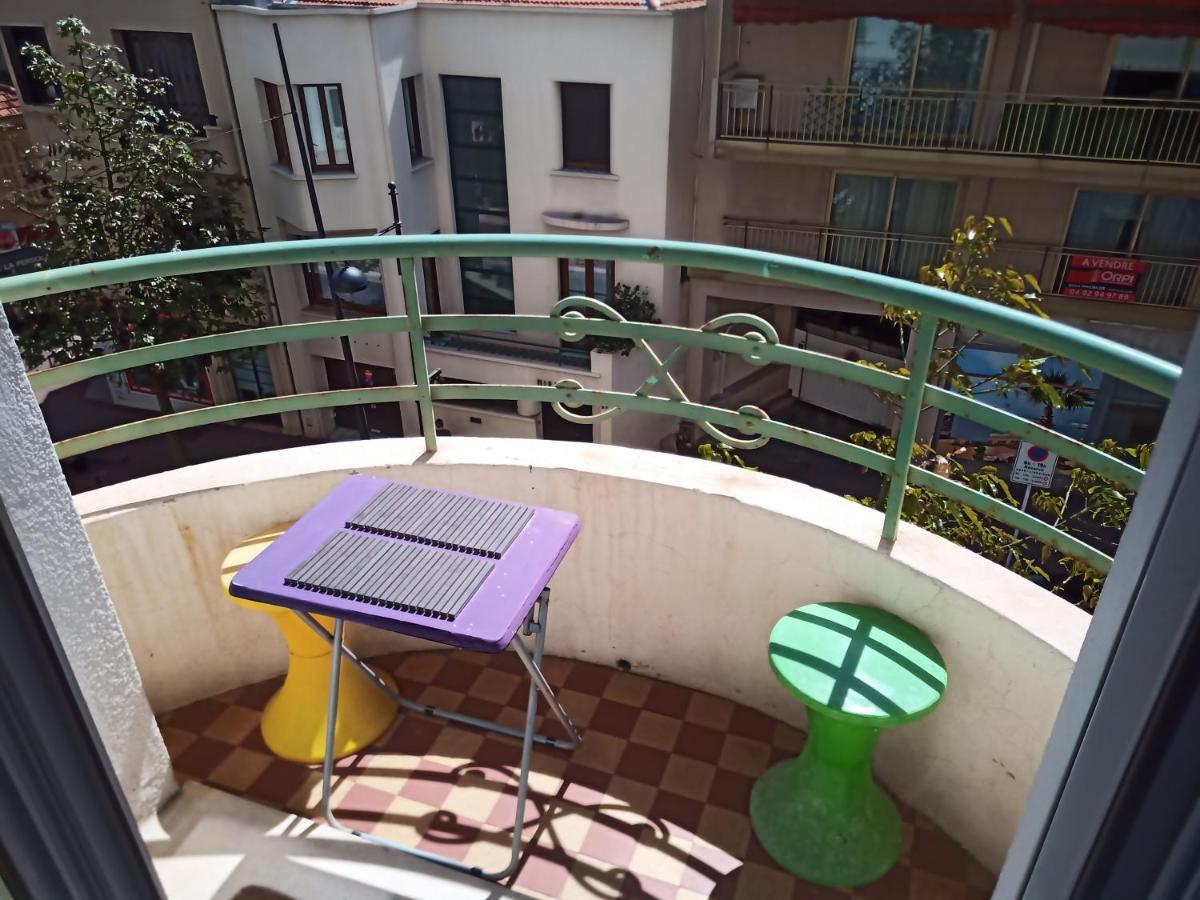 Grand F2 60Mq Centre Antibes, Proche Plages, Commerces, 2 Balcons, Parking, Train, Bus, Deco Vintage, Pet Friendly, Ideal Famille Ou 1-2 Couples Apartment Bagian luar foto