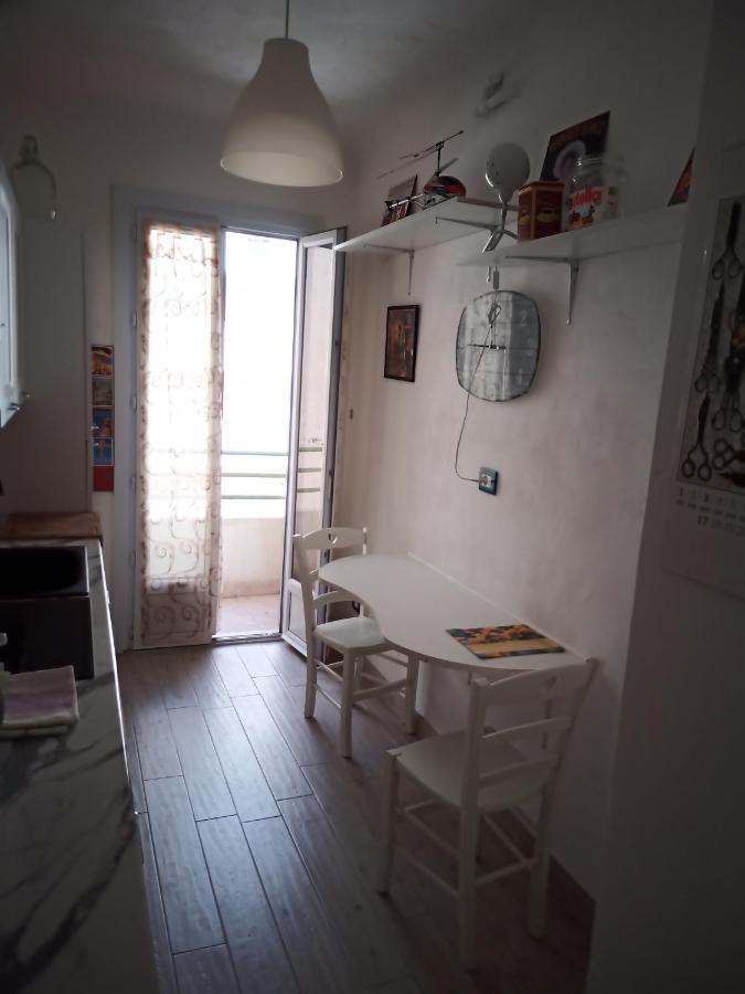 Grand F2 60Mq Centre Antibes, Proche Plages, Commerces, 2 Balcons, Parking, Train, Bus, Deco Vintage, Pet Friendly, Ideal Famille Ou 1-2 Couples Bagian luar foto