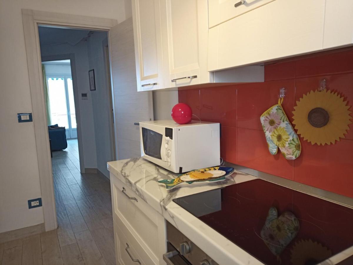 Grand F2 60Mq Centre Antibes, Proche Plages, Commerces, 2 Balcons, Parking, Train, Bus, Deco Vintage, Pet Friendly, Ideal Famille Ou 1-2 Couples Bagian luar foto