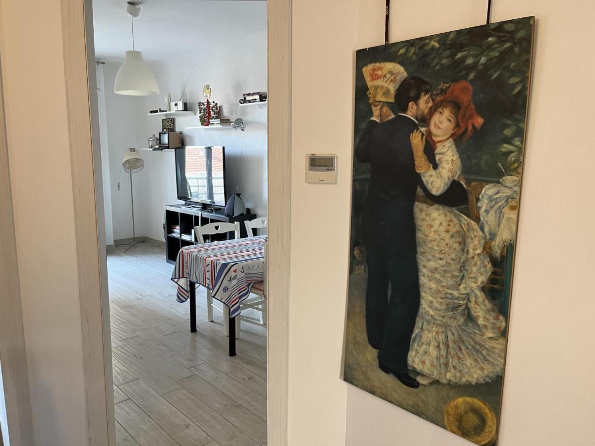 Grand F2 60Mq Centre Antibes, Proche Plages, Commerces, 2 Balcons, Parking, Train, Bus, Deco Vintage, Pet Friendly, Ideal Famille Ou 1-2 Couples Bagian luar foto
