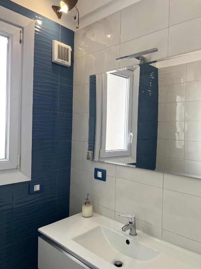 Grand F2 60Mq Centre Antibes, Proche Plages, Commerces, 2 Balcons, Parking, Train, Bus, Deco Vintage, Pet Friendly, Ideal Famille Ou 1-2 Couples Bagian luar foto