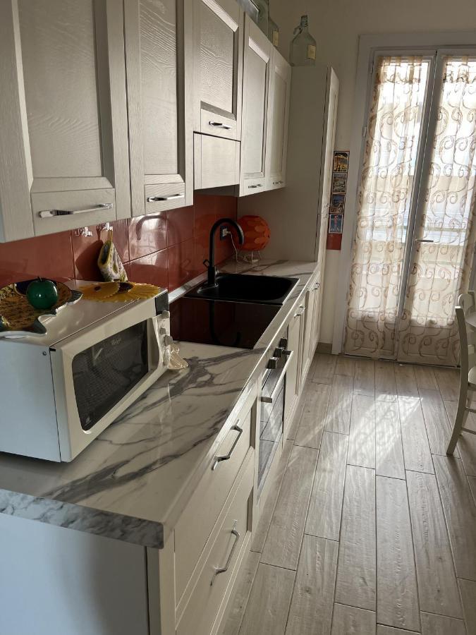 Grand F2 60Mq Centre Antibes, Proche Plages, Commerces, 2 Balcons, Parking, Train, Bus, Deco Vintage, Pet Friendly, Ideal Famille Ou 1-2 Couples Bagian luar foto