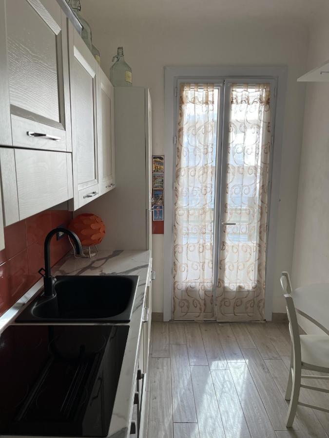 Grand F2 60Mq Centre Antibes, Proche Plages, Commerces, 2 Balcons, Parking, Train, Bus, Deco Vintage, Pet Friendly, Ideal Famille Ou 1-2 Couples Bagian luar foto