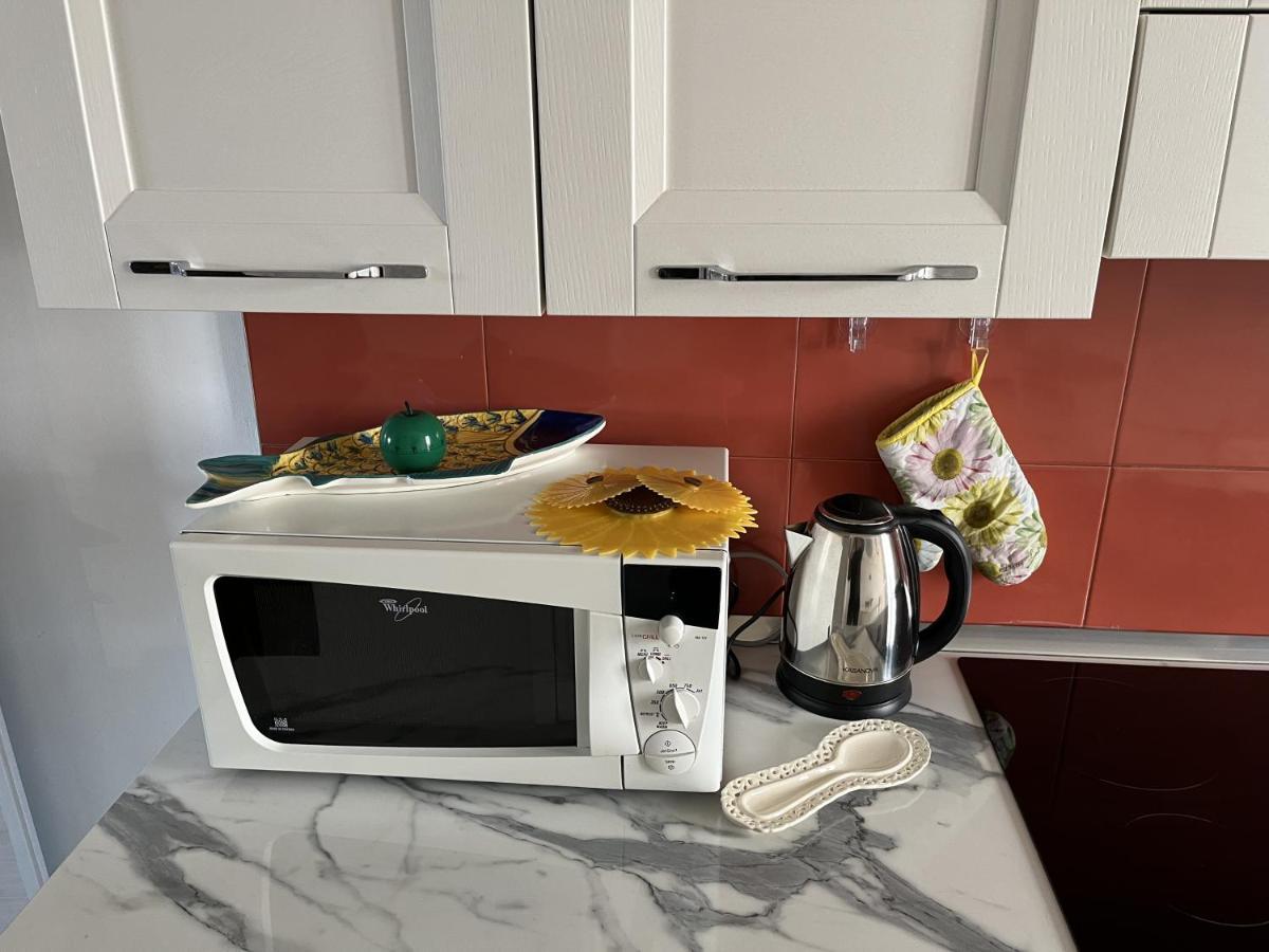 Grand F2 60Mq Centre Antibes, Proche Plages, Commerces, 2 Balcons, Parking, Train, Bus, Deco Vintage, Pet Friendly, Ideal Famille Ou 1-2 Couples Bagian luar foto